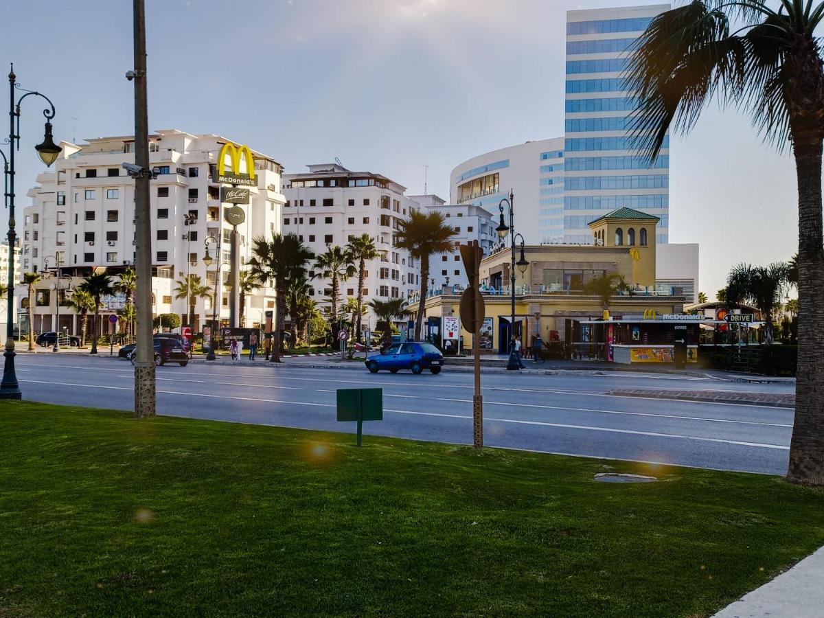 Appartement A Malabata En Face Centre Commercial Megarama & La Gare De Tgv Tangier Bagian luar foto