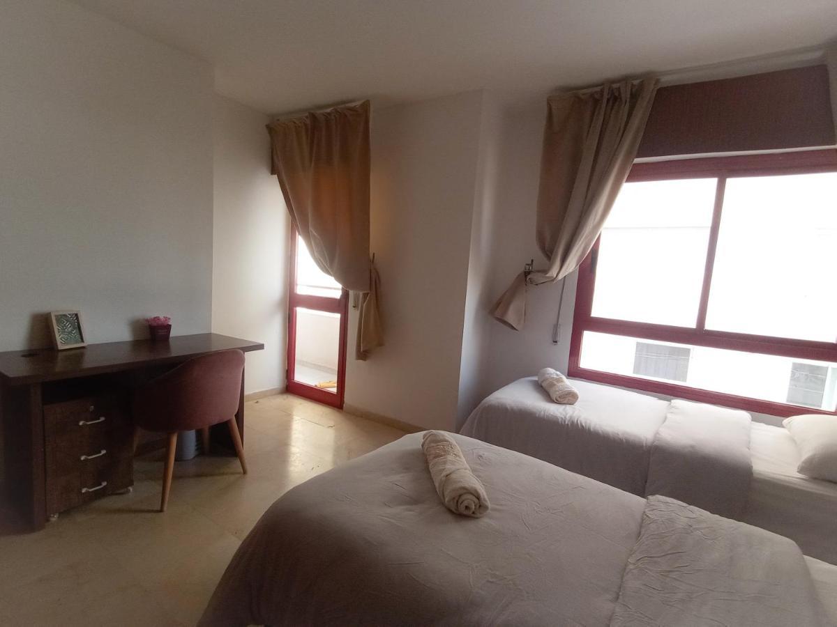 Appartement A Malabata En Face Centre Commercial Megarama & La Gare De Tgv Tangier Bagian luar foto