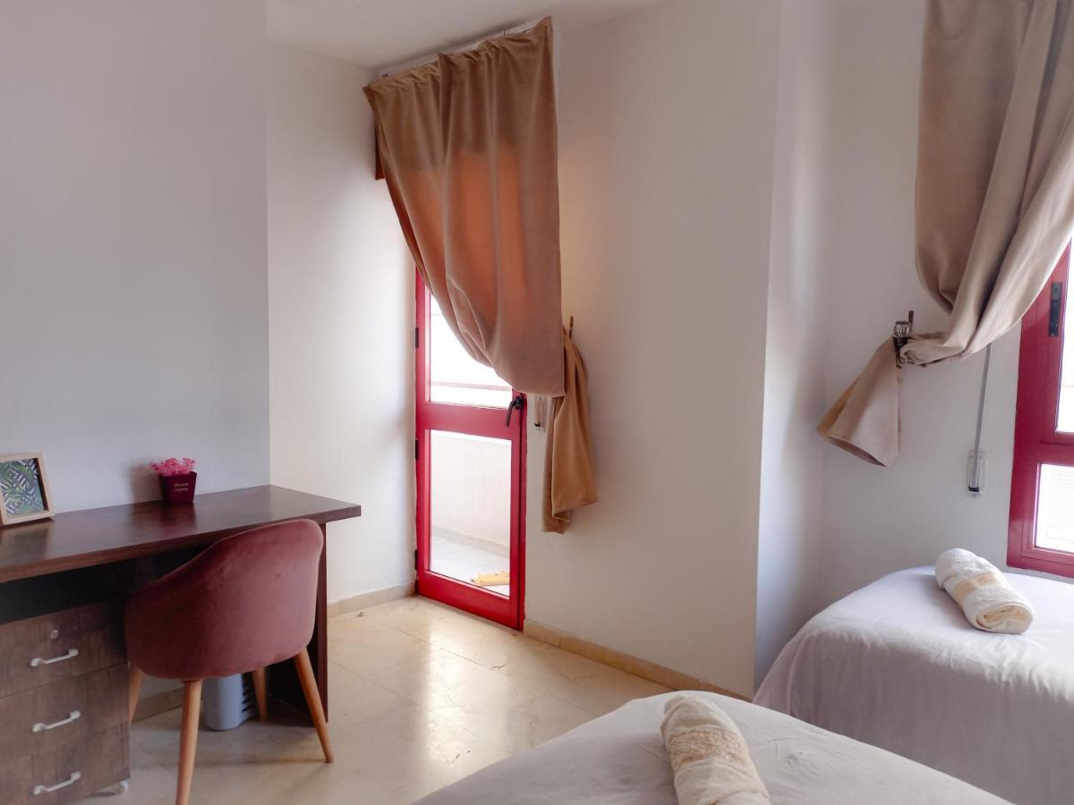 Appartement A Malabata En Face Centre Commercial Megarama & La Gare De Tgv Tangier Bagian luar foto
