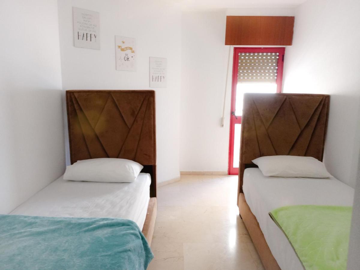 Appartement A Malabata En Face Centre Commercial Megarama & La Gare De Tgv Tangier Bagian luar foto