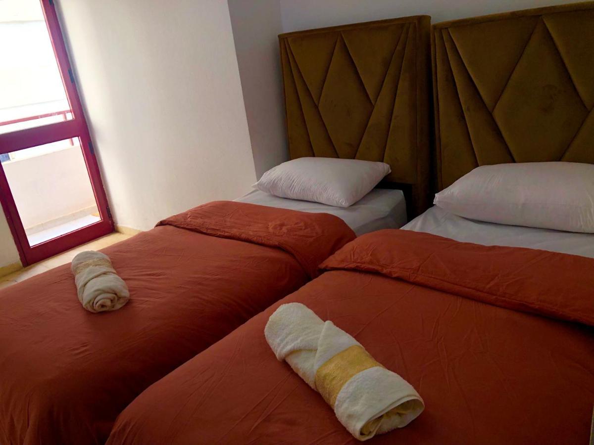 Appartement A Malabata En Face Centre Commercial Megarama & La Gare De Tgv Tangier Bagian luar foto